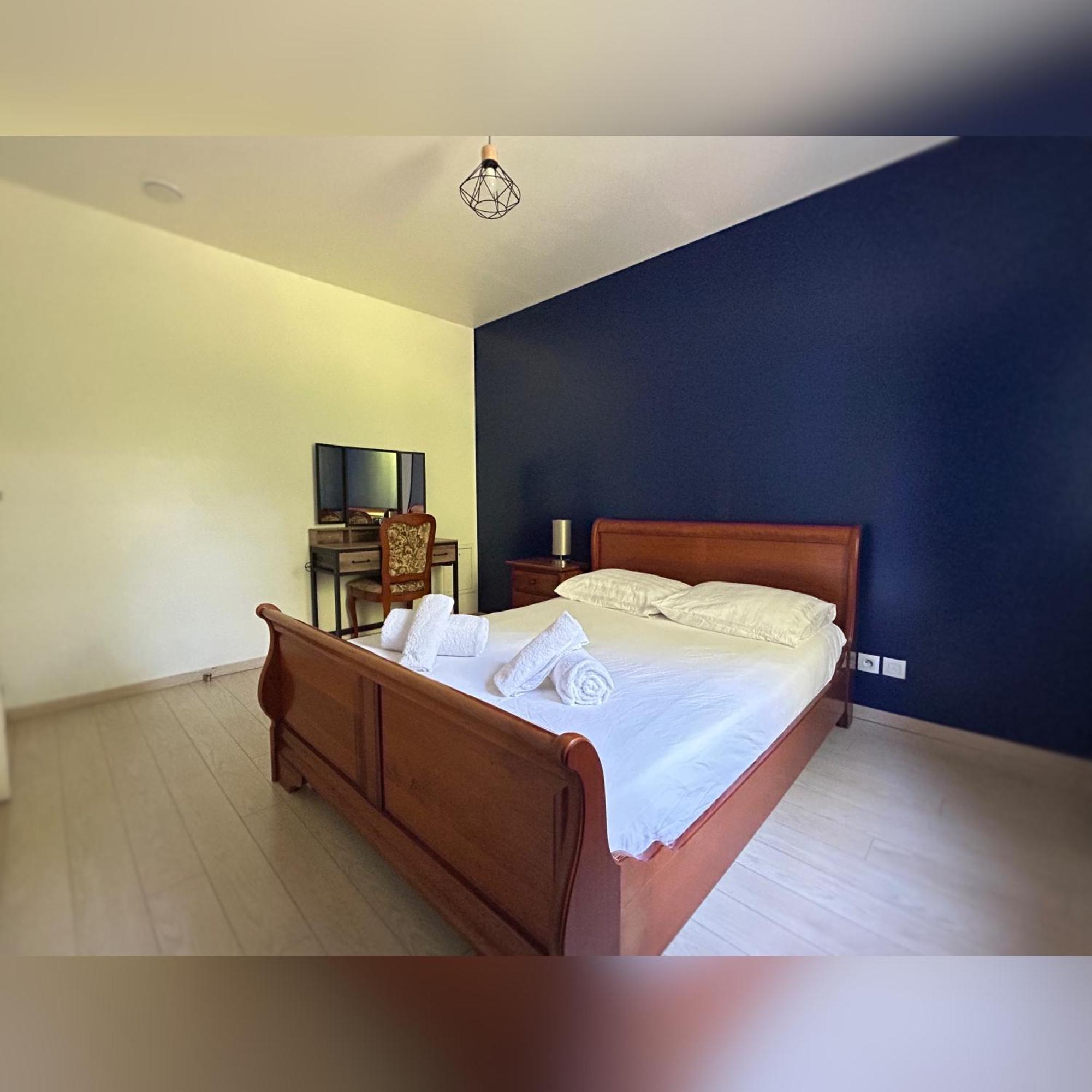 Le Duplex Chessy - 15Min From Disneyland - 2 Private Parkings - Garden - Kingsize & Queensize Bed - Supermarket Behind The House Exteriör bild